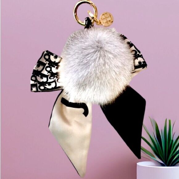 TORY BURCH KEY RING FOX FUR SILKY BOW - Picture 1 of 5